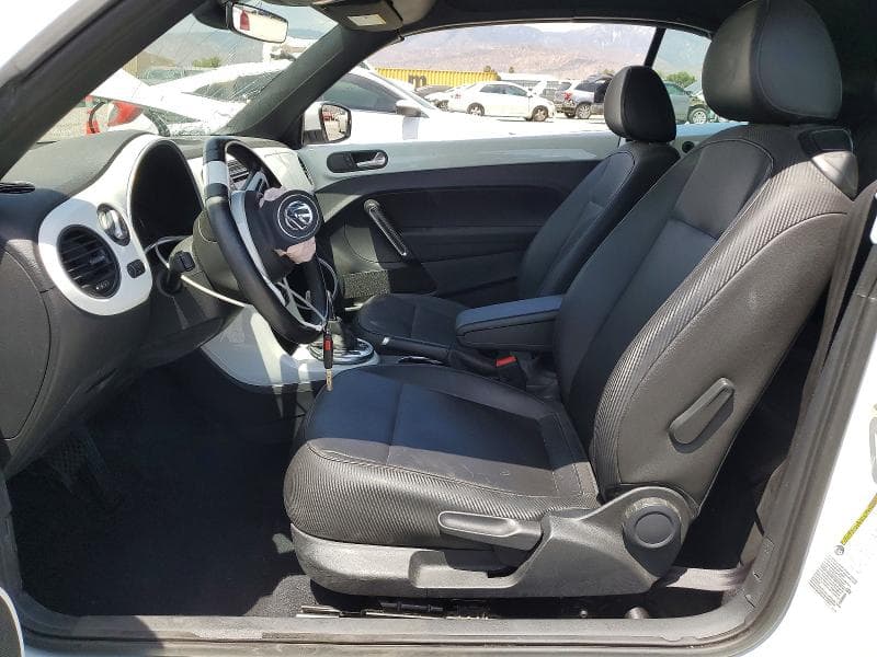 2017 VOLKSWAGEN BEETLE S/SE 7