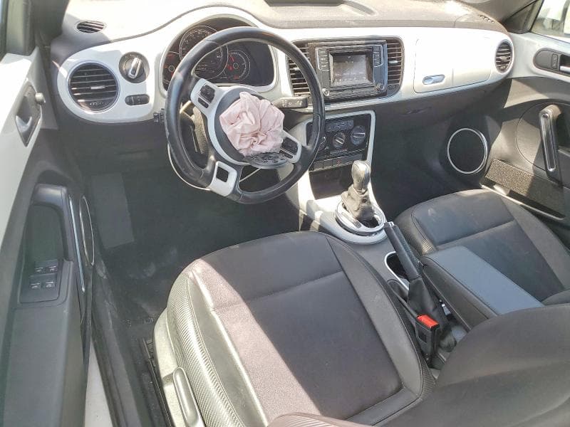 2017 VOLKSWAGEN BEETLE S/SE 8