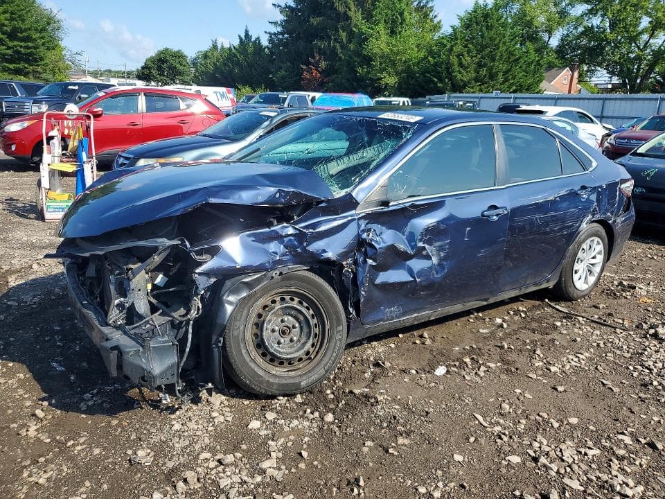 2017 TOYOTA CAMRY LE - 1