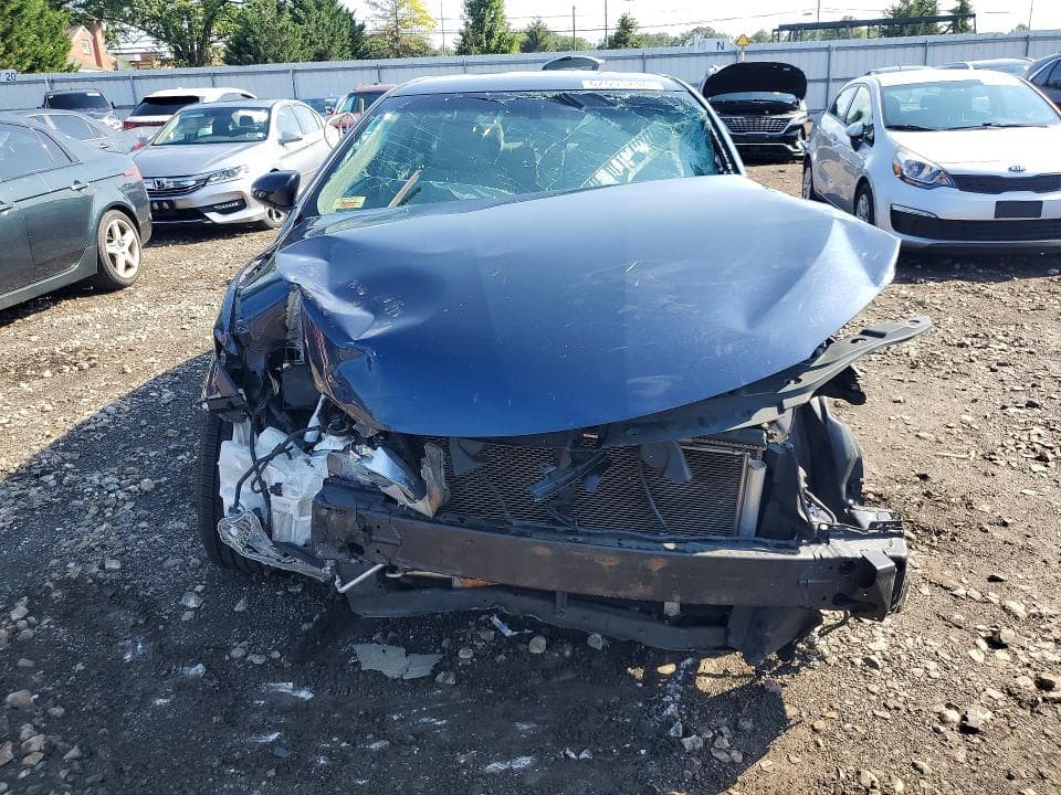 2017 TOYOTA CAMRY LE 5