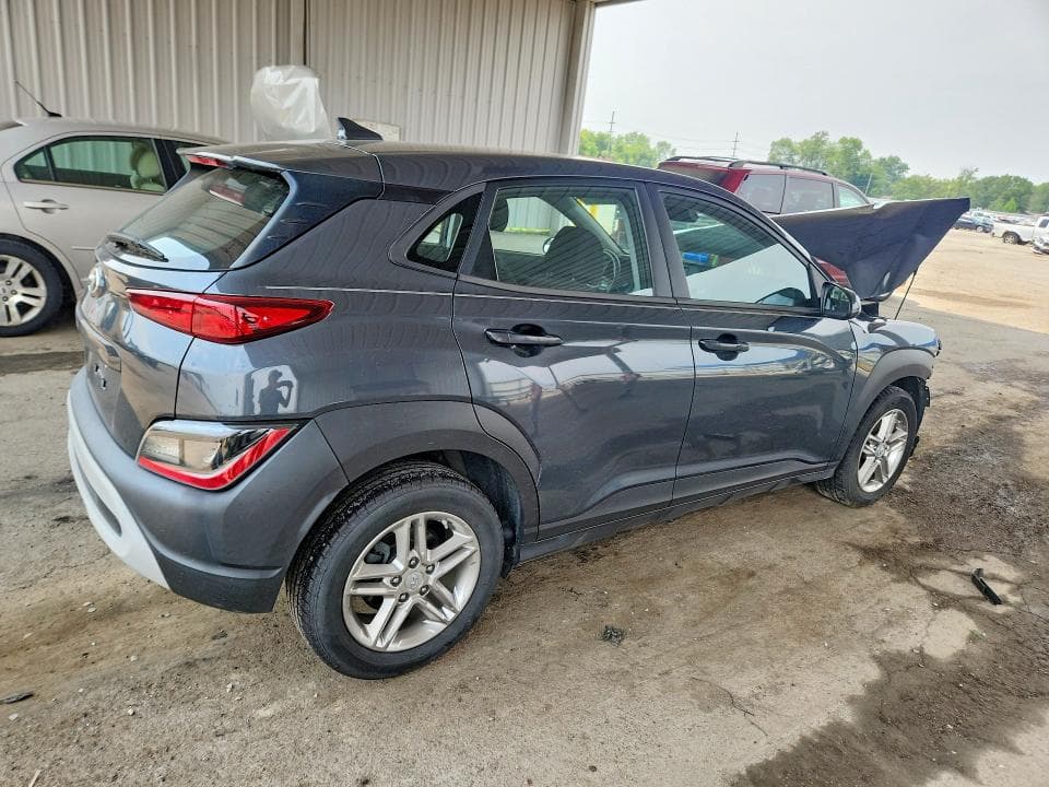 2022 HYUNDAI KONA SE 3