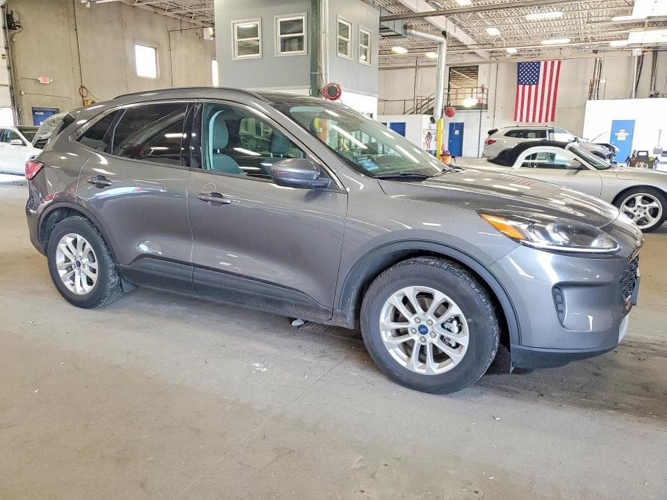 2021 FORD ESCAPE SE 4