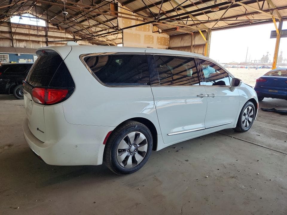 2018 CHRYSLER PACIFICA HYBRID LIMITED 3