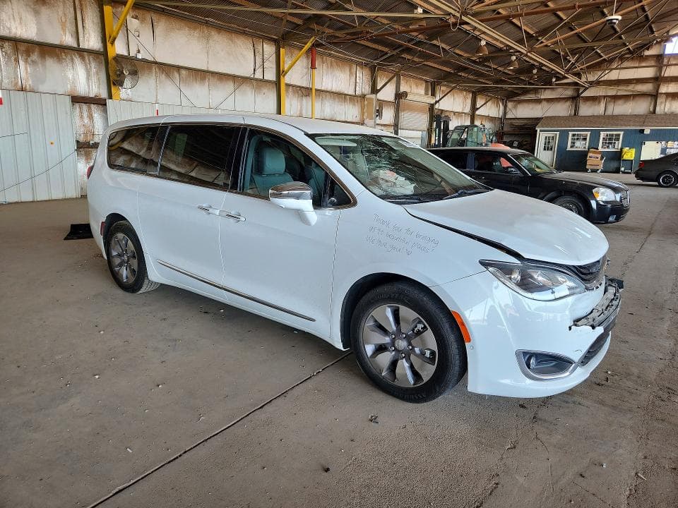 2018 CHRYSLER PACIFICA HYBRID LIMITED 4