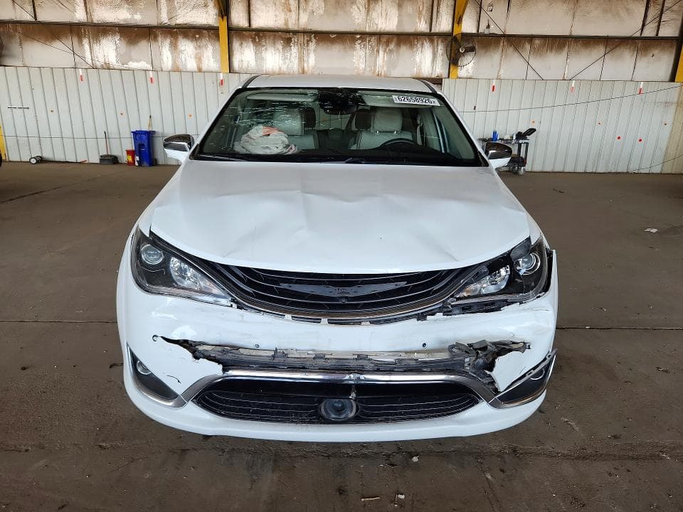 2018 CHRYSLER PACIFICA HYBRID LIMITED 5