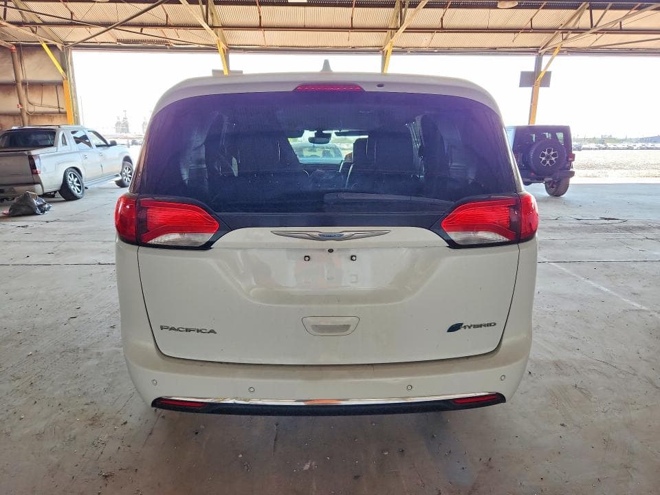 2018 CHRYSLER PACIFICA HYBRID LIMITED 6