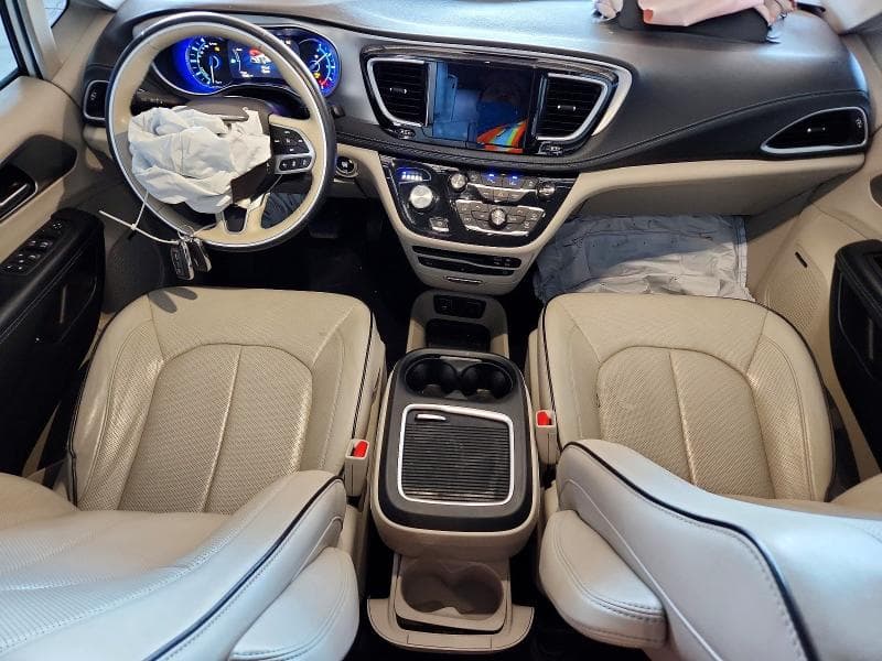 2018 CHRYSLER PACIFICA HYBRID LIMITED 8