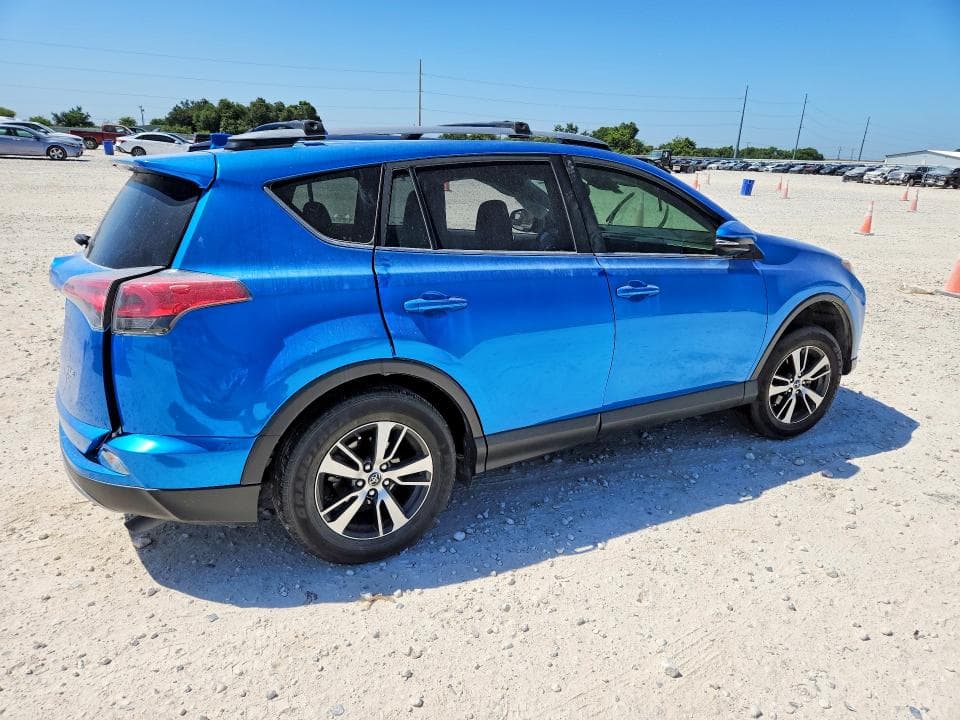 2017 TOYOTA RAV4 XLE 3