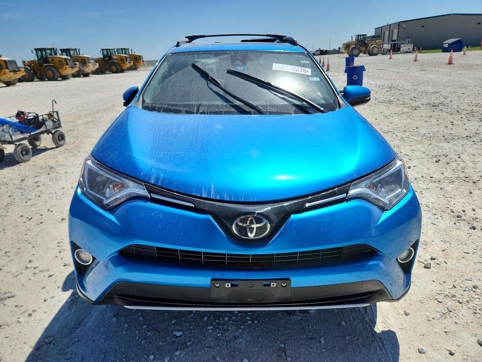 2017 TOYOTA RAV4 XLE 5