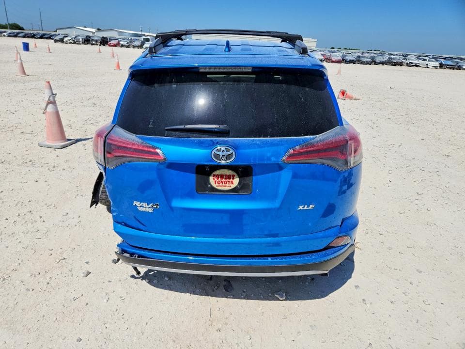 2017 TOYOTA RAV4 XLE 6