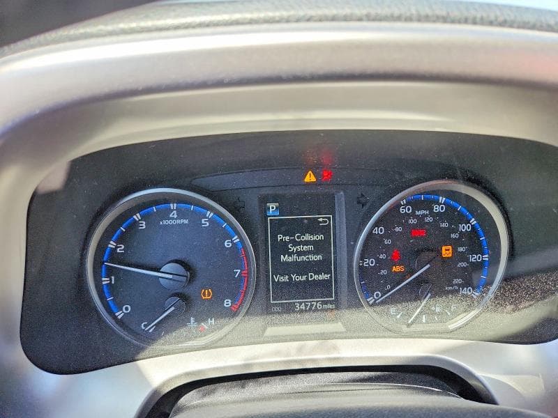 2017 TOYOTA RAV4 XLE 9