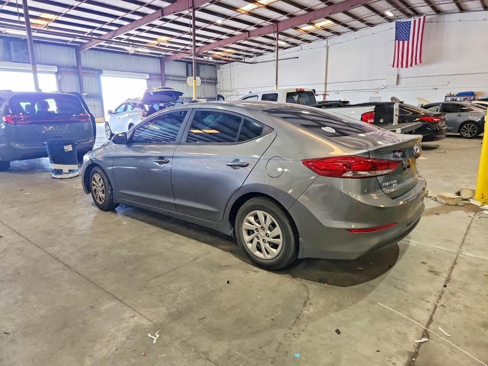 2018 HYUNDAI ELANTRA SE 2