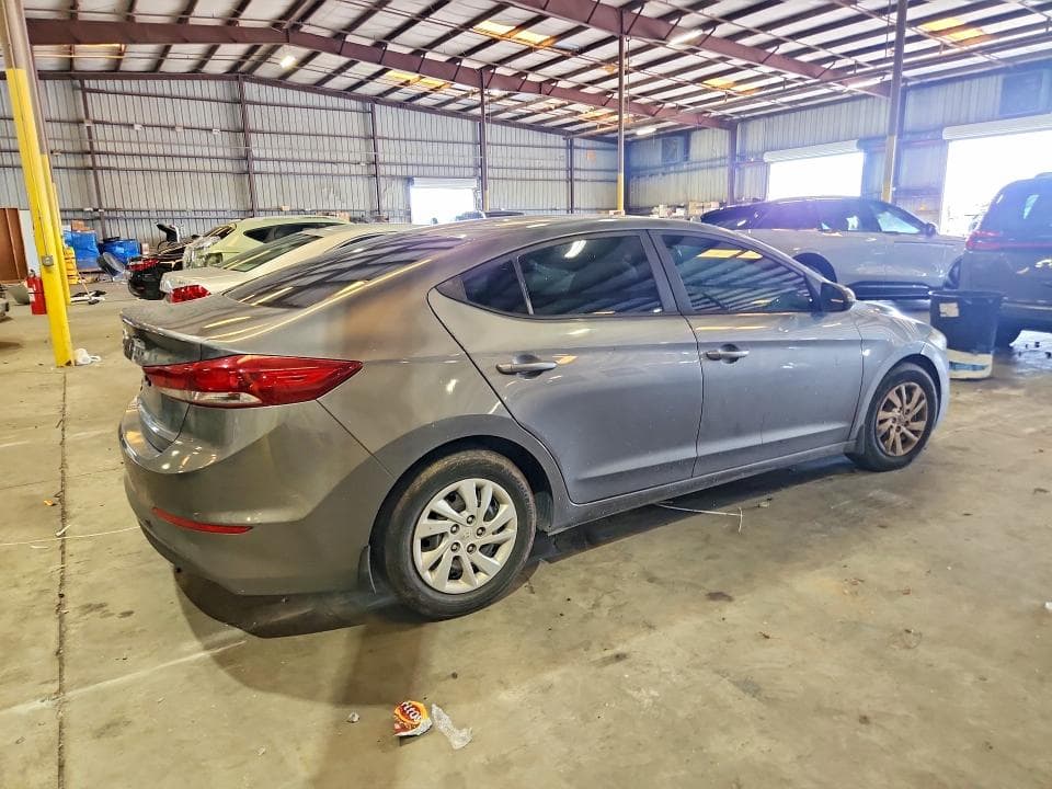 2018 HYUNDAI ELANTRA SE 3