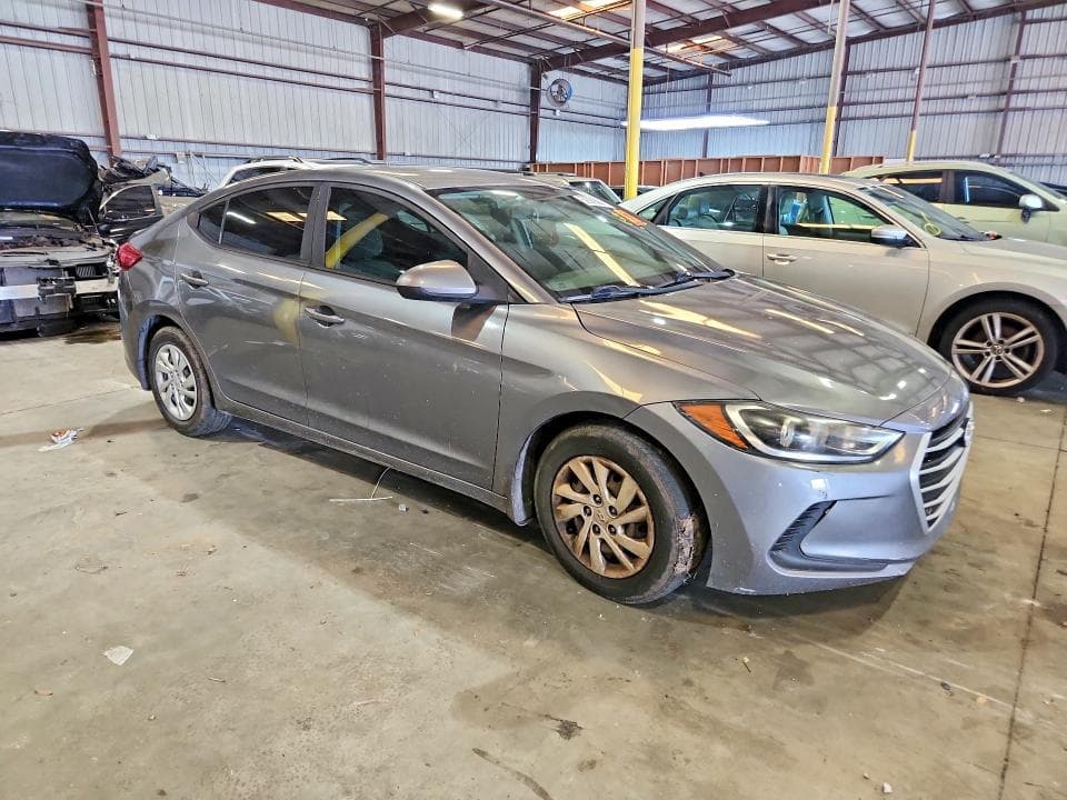 2018 HYUNDAI ELANTRA SE 4