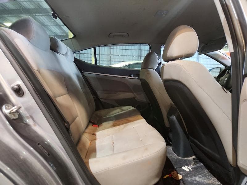 2018 HYUNDAI ELANTRA SE 10