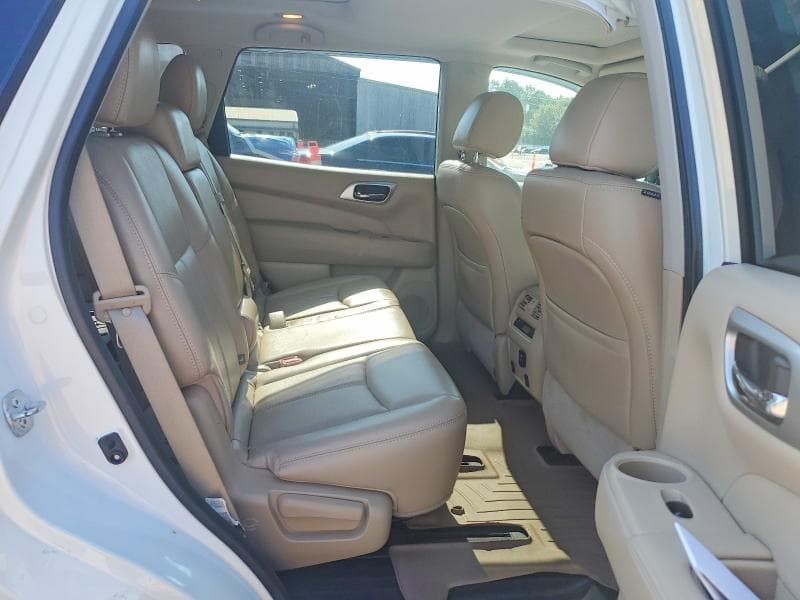 2017 NISSAN PATHFINDER PLATINUM 11