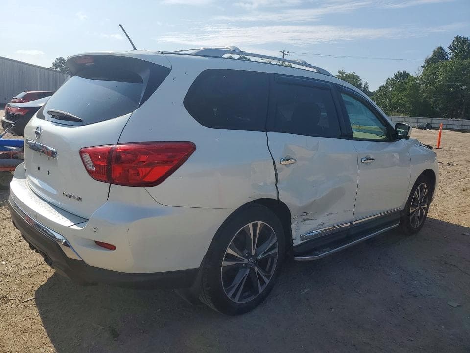 2017 NISSAN PATHFINDER PLATINUM 3