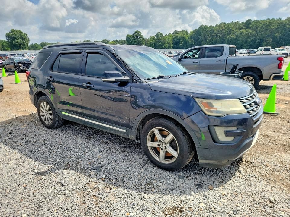 2017 FORD EXPLORER XLT 4