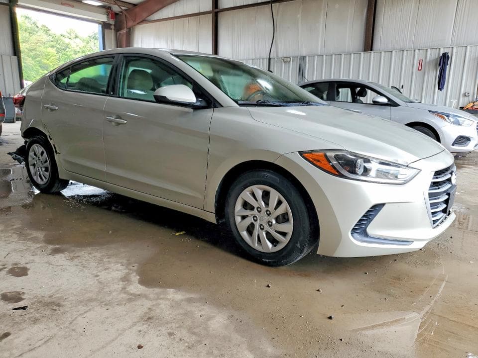 2017 HYUNDAI ELANTRA SE 4