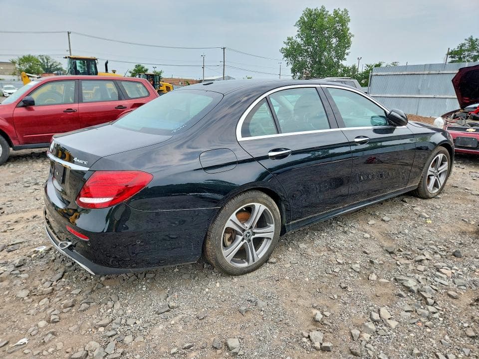 2018 MERCEDES-BENZ E 300 4MATIC 3
