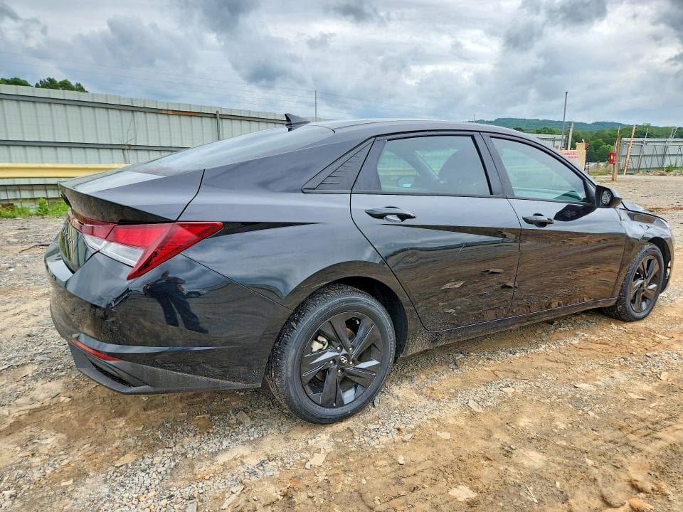 2023 HYUNDAI ELANTRA SEL 3