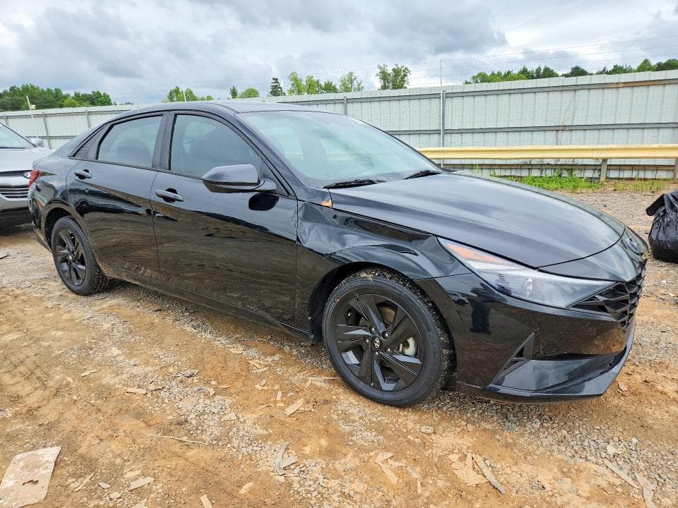 2023 HYUNDAI ELANTRA SEL 4