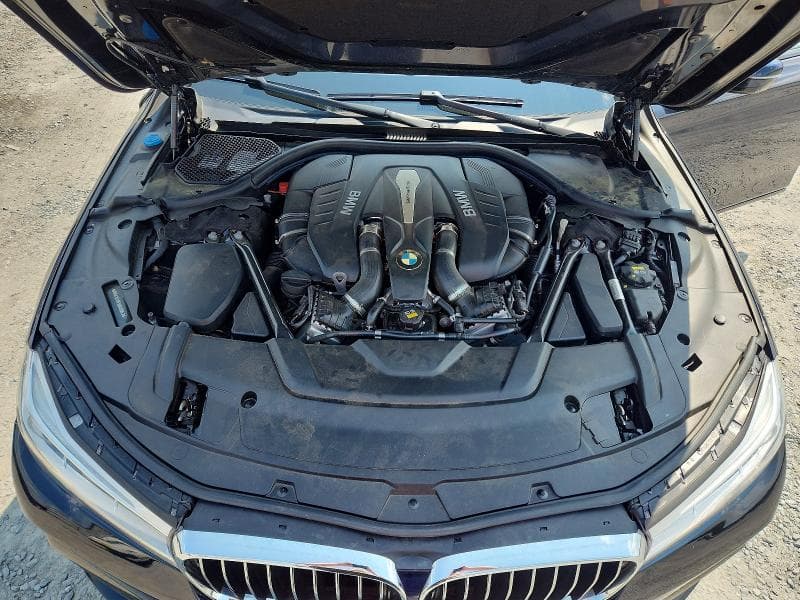 2017 BMW 750 XI 11
