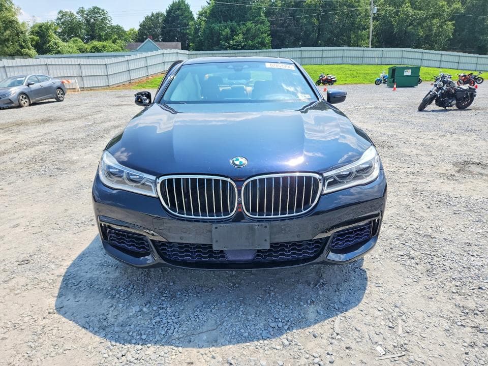 2017 BMW 750 XI 5