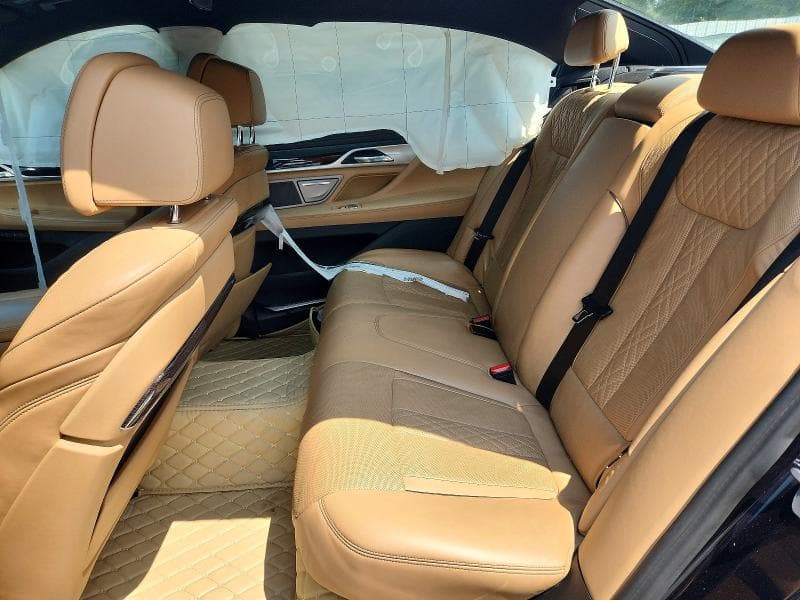 2017 BMW 750 XI 10