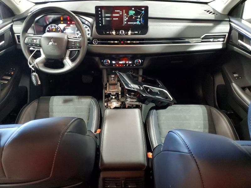 2025 MITSUBISHI OUTLANDER SE 8