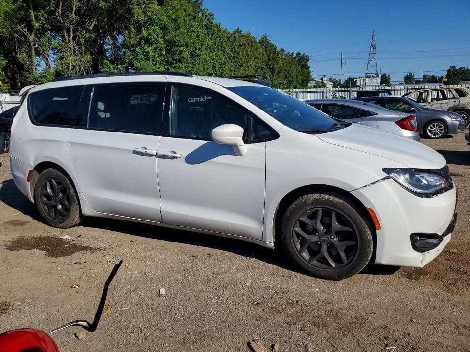 2020 CHRYSLER PACIFICA TOURING L 4