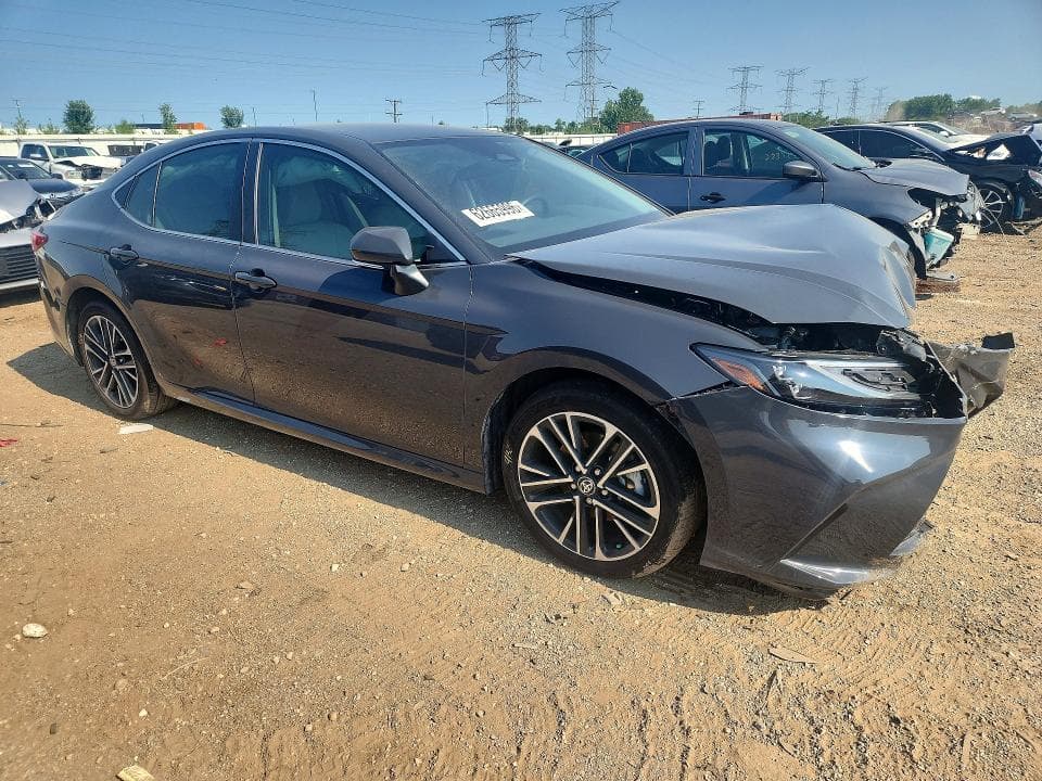 2025 TOYOTA CAMRY XLE 4
