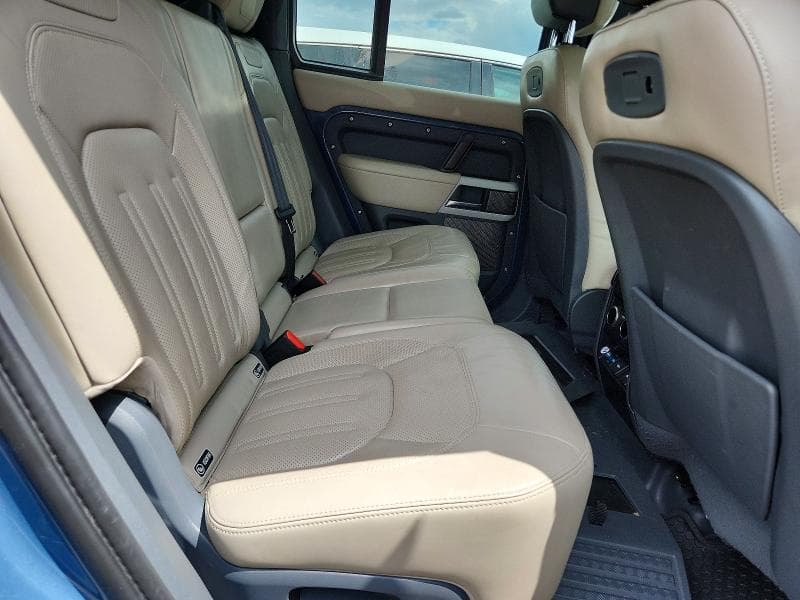 2020 LAND ROVER DEFENDER 110 HSE 11