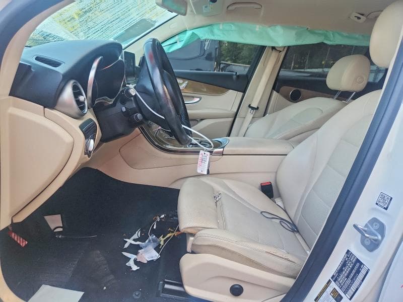 2019 MERCEDES-BENZ GLC 300 7