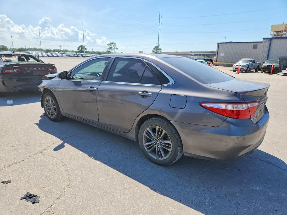 2017 TOYOTA CAMRY SE 2