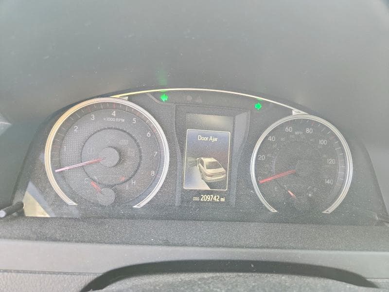 2017 TOYOTA CAMRY SE 9