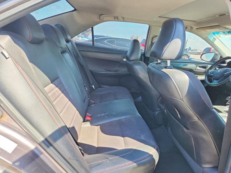 2017 TOYOTA CAMRY SE 10
