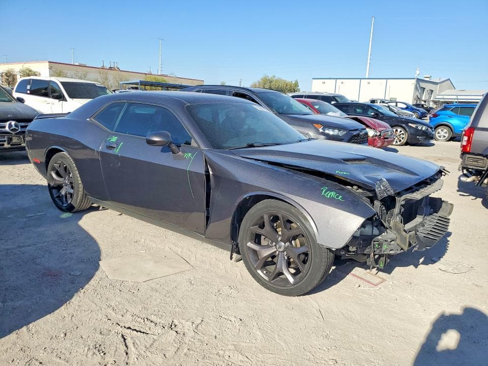 2018 DODGE CHALLENGER SXT 4