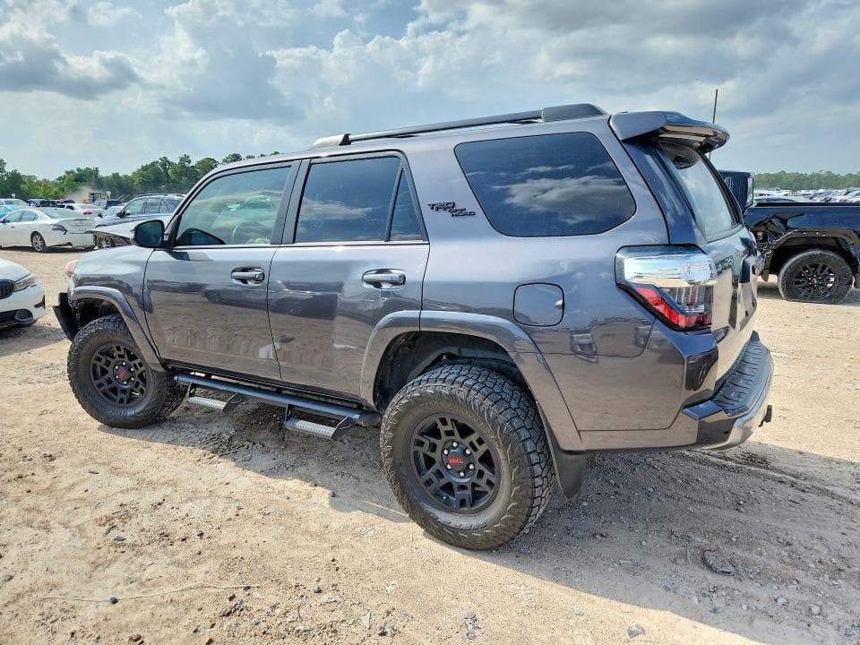 2022 TOYOTA 4RUNNER TRD OFF-ROAD PREMIUM 2