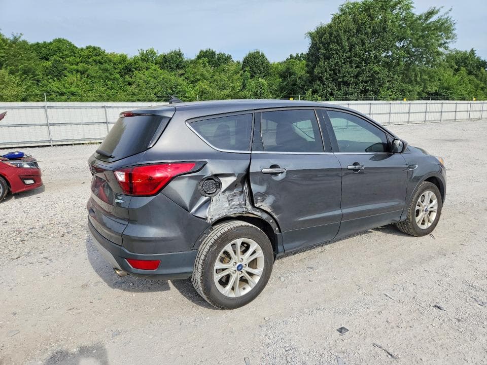 2019 FORD ESCAPE SE 3