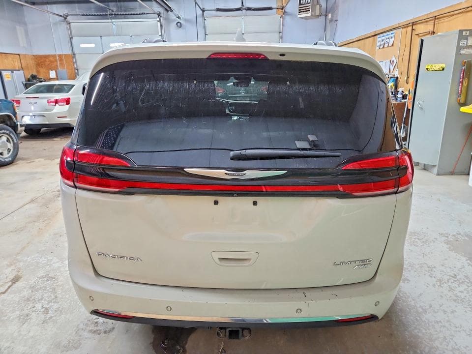 2021 CHRYSLER PACIFICA LIMITED 6