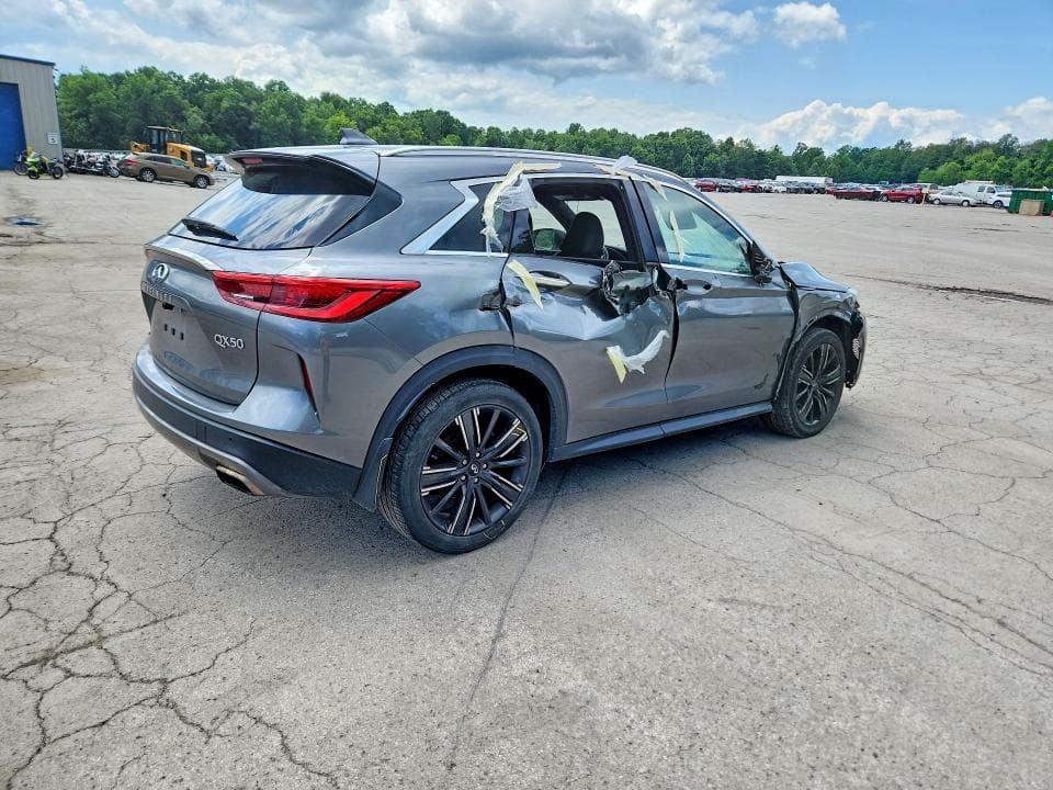 2021 INFINITI QX50 LUXE 3