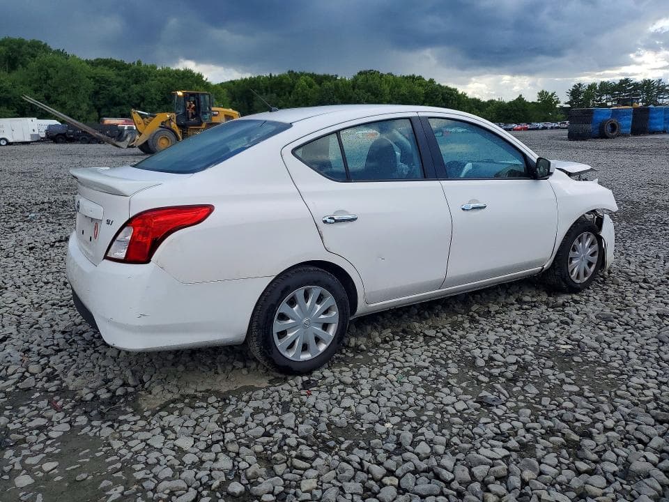 2017 NISSAN VERSA 1.6 SV 3