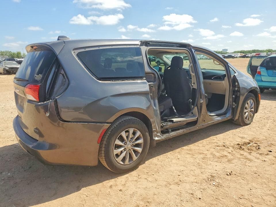 2017 CHRYSLER PACIFICA TOURING 3