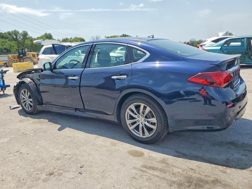 2019 INFINITI Q70 3.7 LUXE 2