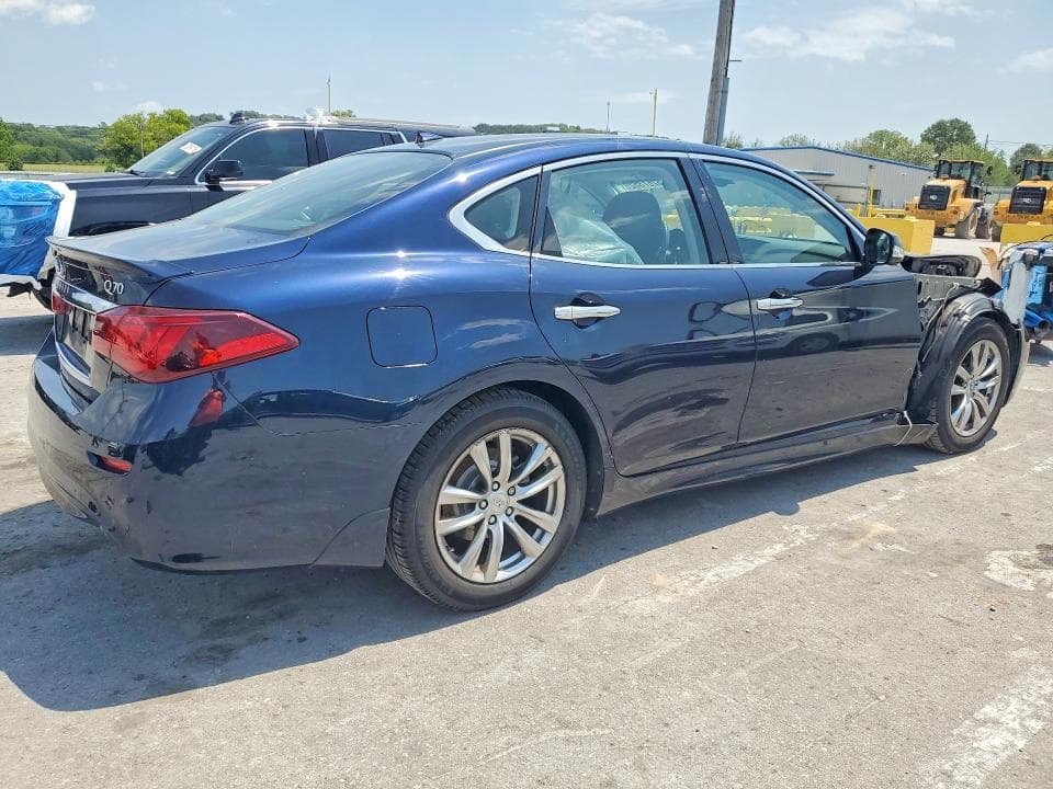 2019 INFINITI Q70 3.7 LUXE 3