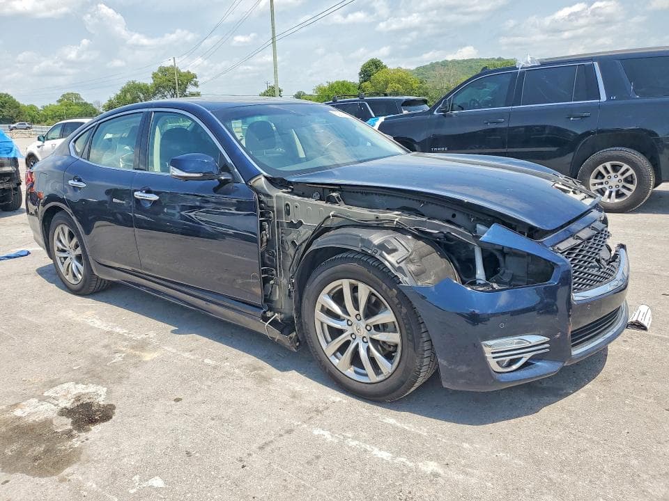 2019 INFINITI Q70 3.7 LUXE 4