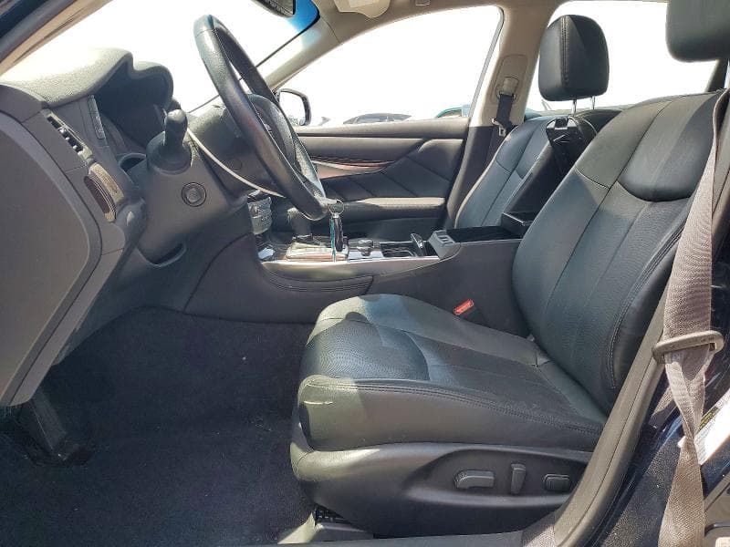 2019 INFINITI Q70 3.7 LUXE 7
