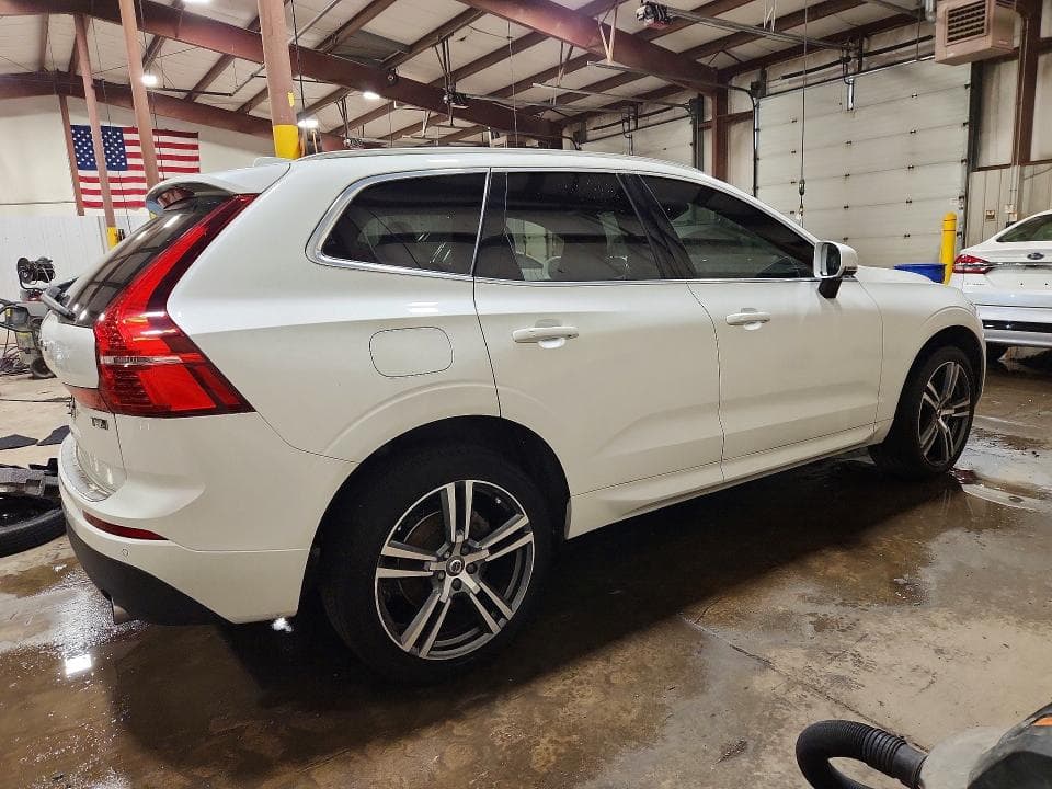 2021 VOLVO XC60 T5 MOMENTUM 3
