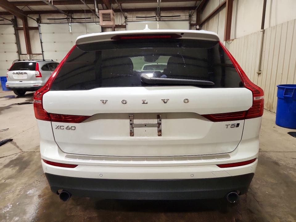 2021 VOLVO XC60 T5 MOMENTUM 6
